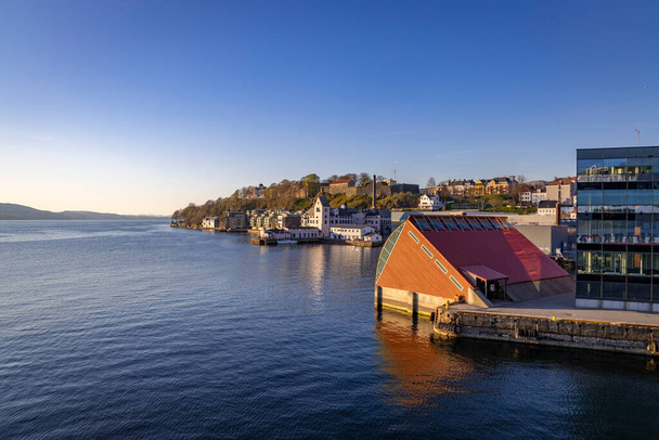 Maravillosa ciudad Bergen con vista al puerto de Noruega - Foto, Imagen