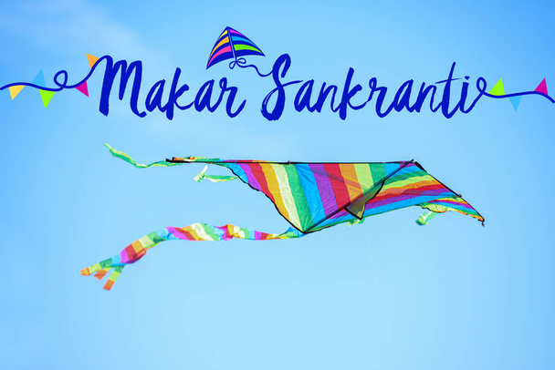 Belle carte de voeux pour Happy Makar Sankranti avec cerf-volant - Photo, image