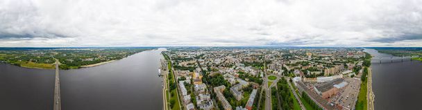 Jaroszlavl, Oroszország. Volzsszkaja töltés. Október híd. Légi felvétel. Panoráma 360 - Fotó, kép