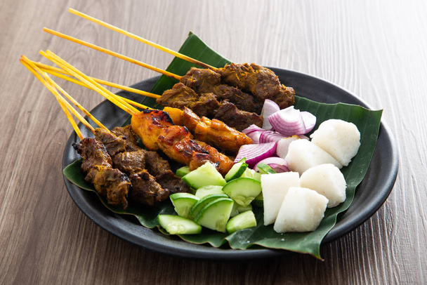Μαλαισιανό satay, διάσημο φαγητό στη Νοτιοανατολική Ασία. - Φωτογραφία, εικόνα
