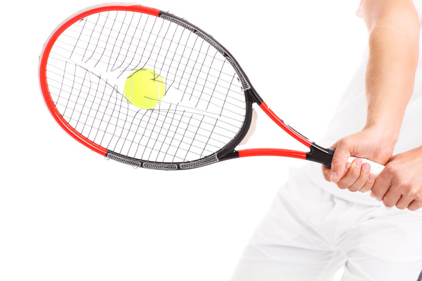 Raqueta de tenis con cuerdas rotas
 - Foto, imagen