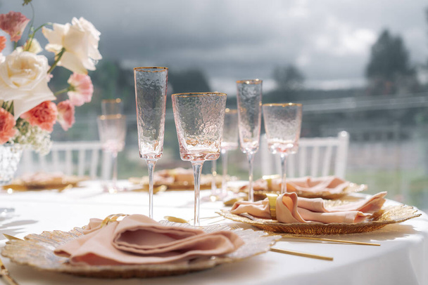 A festive table set for a wedding in a restaurant - Fotoğraf, Görsel