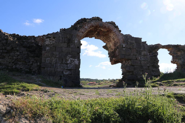 Het oude fort van Rumeli Feneri aan de oevers van de Bosporus in Turkije. - Foto, afbeelding