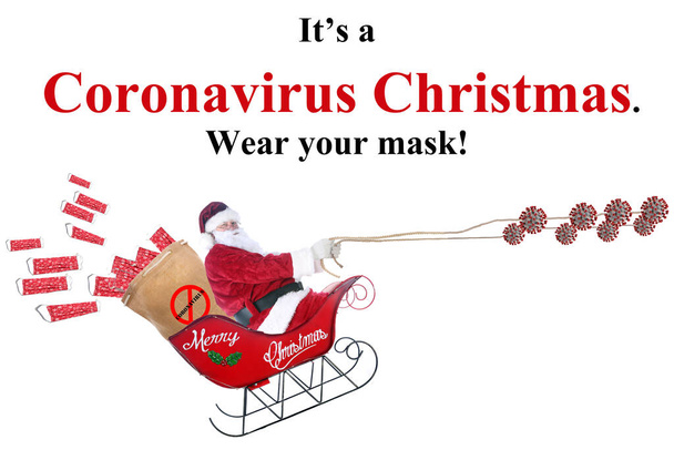 Coronavirus Noel 'i. Noel Baba kızağını Coronavirus 'u geyiği olarak kullanıyor. Noel Baba bu Noel 'de herkese Covid-19 Yüz Maskesi getirecek. Ho Ho Ho. Beyazda izole edilmiş. Kesme Yolu. - Fotoğraf, Görsel
