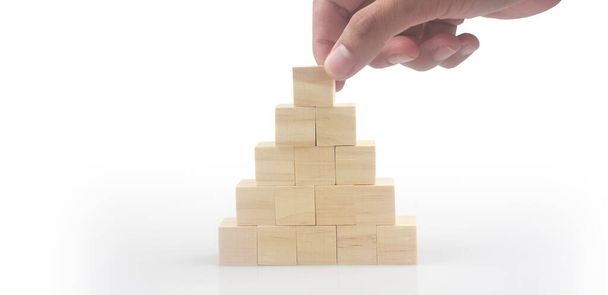 木製のブロックは、コピースペースでステップをチャート。事業成長過程 - 写真・画像