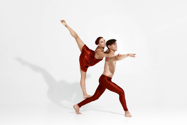 Dance couple dancing ballet on white background - Valokuva, kuva