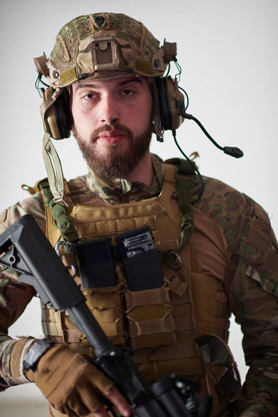 modern warfare soldier portrait as a hero in urban environment - Фото, зображення