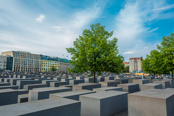 Monument to the Holocaust of Jews in Berlin. Columns of various heights. - 写真・画像