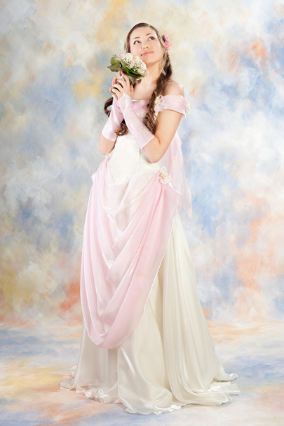 Красивая женщина, одетая как невеста
 - Фото, изображение