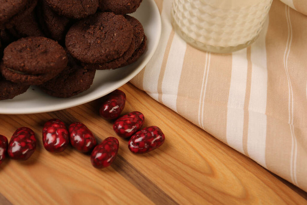 biscotti con gocce di cioccolato fondente
 - Foto, immagini