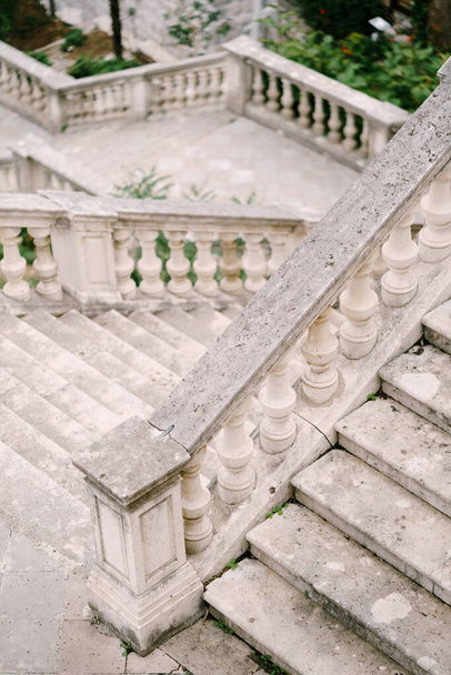 Stone balustrade and antique staircase. Top view - Foto, imagen