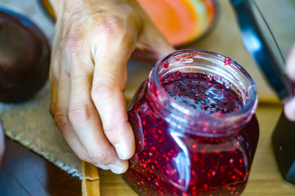 Dżem jagodowy tradycyjne przechowywanie żywności - Zdjęcie, obraz