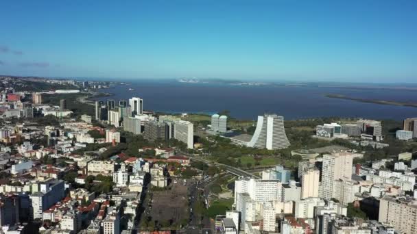 Het centrum van Porto Alegre Brazilië. Rio Grande do Sul staat. Stadsgezicht van het toerisme oriëntatiepunt van de stad. Historisch centrum. - Video