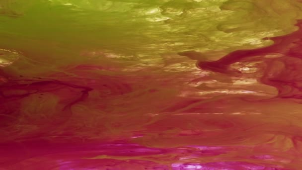 Bardzo ładne streszczenie Fraktalne kropli atramentu w wodzie rozprzestrzenia tekstury wideo. - Materiał filmowy, wideo
