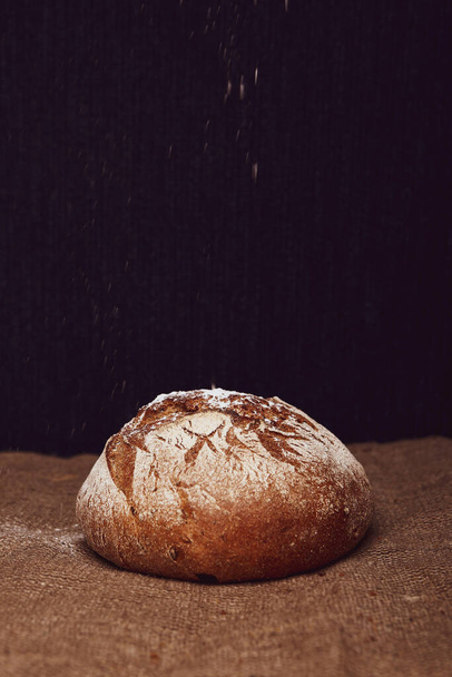 pyszny naturalny, estetyczny pieczony chleb - Zdjęcie, obraz