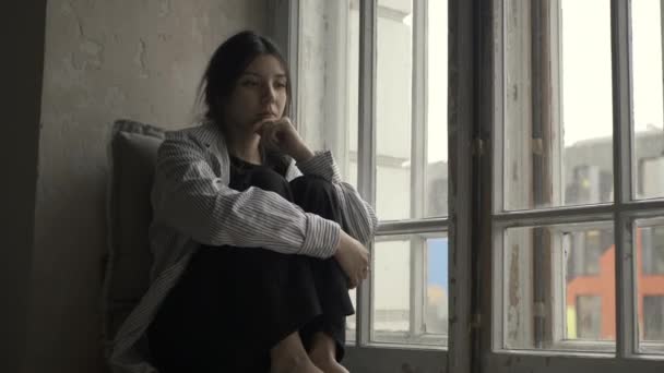 szomorú ázsiai nő - Felvétel, videó