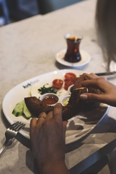 Rico y delicioso desayuno turco
 - Foto, imagen