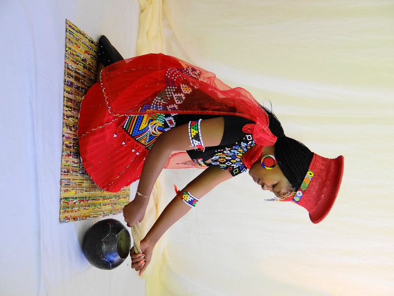 Zulu Bride posing with calabash - Photo, Image