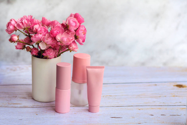 Pink Anti-Aging Face Cream Products with Bulgarian Rose - Fotografie, Obrázek