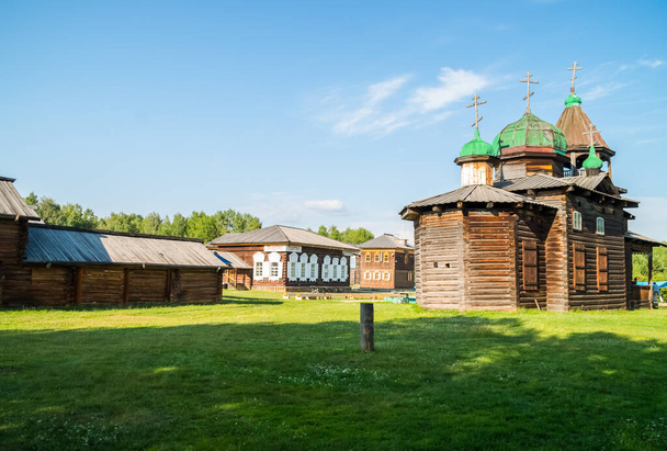 Taltsy is een architecturale en etnografische museum van Siberische houten architectuur. - Foto, afbeelding
