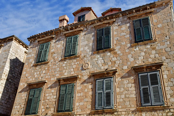 Dubrovnik, Croacia- septiembre 3 2021: la pintoresca ciudad vieja - Foto, imagen