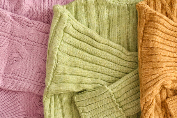 Detailní pohled na složené teplé svetry - Fotografie, Obrázek