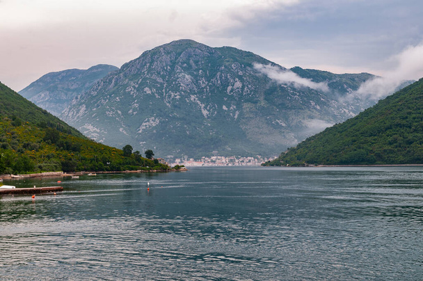 Baía Boka de Kotor. A natureza do Montenegro. - Foto, Imagem