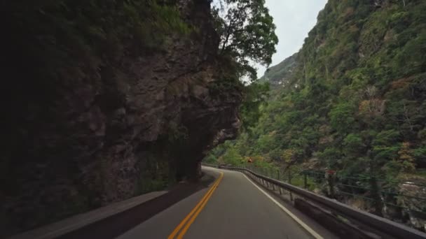 Gyönyörű kilátás nyílik a Taroko ösvény, Szoros Nemzeti Park, Tajvan - Felvétel, videó