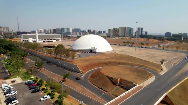 Vue aérienne du centre-ville de Brasilia Brésil. Paysage urbain de la capitale brésilienne. Destinations de voyage gouvernementales. - Séquence, vidéo