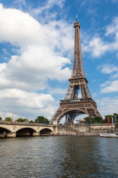 το Άιφελ πύργος και Σηκουάνα ποταμού στο Παρίσι, Γαλλία - Φωτογραφία, εικόνα