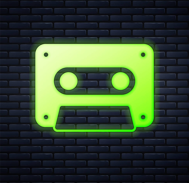 Świecący neon Retro audio kaseta magnetofonowa ikona izolowana na tle cegły ściany. Wektor - Wektor, obraz