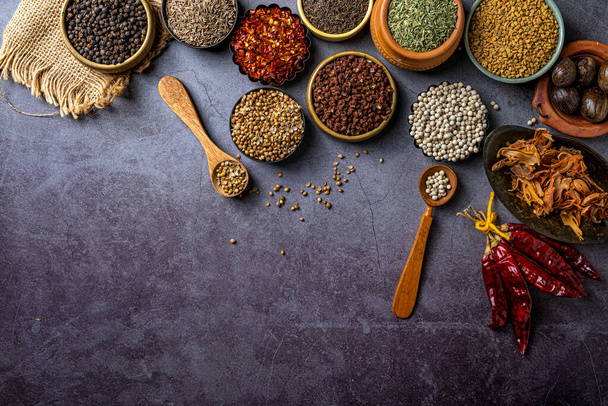 A felső nézet az indiai fűszerek és fűszerek az asztalon - Fotó, kép