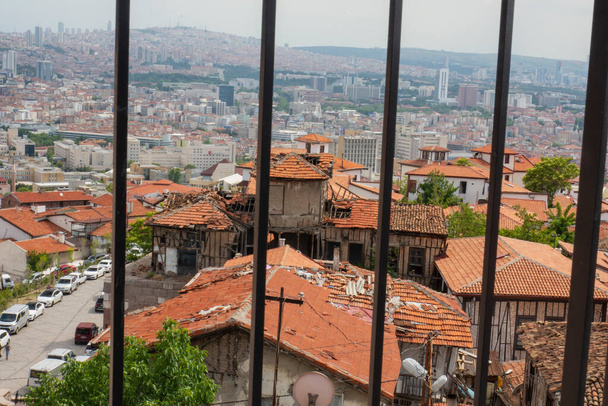 Ankara näkymä Ankaran linnan sisältä, kaiteiden takaa - Valokuva, kuva