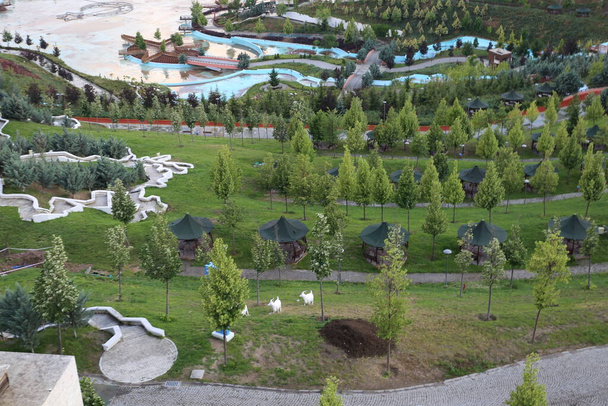 Turquie Ankara Esertepe Valley Park et vue sur la ville - Trkiye Ankara Esertepe vadisi park ve ehir manzaras - Photo, image