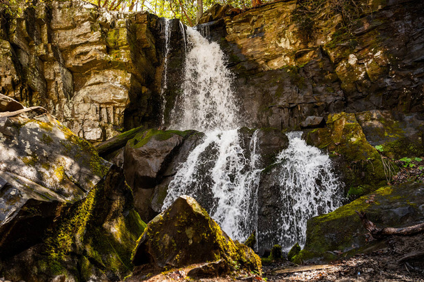 White Water Splashing Down Baskins Creek Falls in Great Smoky Mountains National Park - Valokuva, kuva