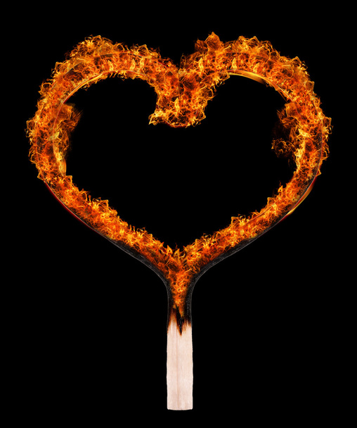 Сожженная спичка в форме сердца
 - Фото, изображение