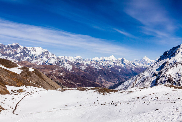 Himalaia montanhas, no caminho em direção ao lago Tilicho. Nepal, Área de Conservação de Annapurna - Foto, Imagem