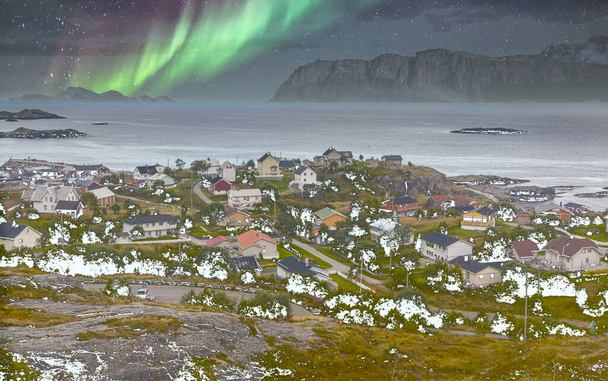 Aurora Boreal v horách Harstad v Norsku - Fotografie, Obrázek