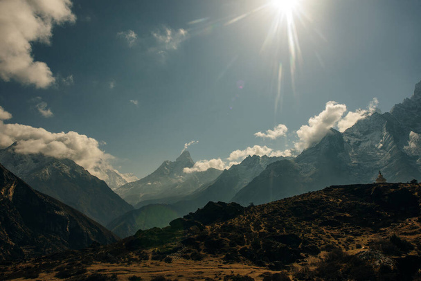 panorama pohled na Mount Everest masiv (včetně Nuptse a Lhotse) a Ama Dablam z Namche Bazar, Himaláje, Nepál. Kvalitní fotografie - Fotografie, Obrázek