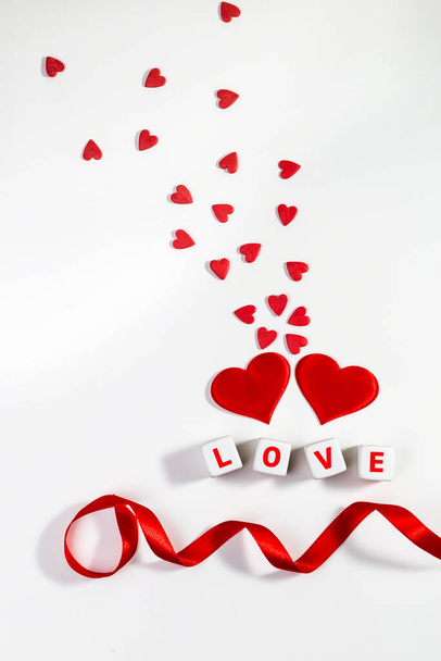 Valentinstag Hintergrund mit roten Herzen. Kopierraum.  - Foto, Bild