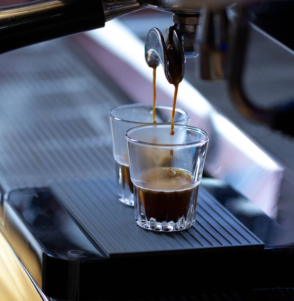 professional coffee machine makes espresso - Fotografie, Obrázek