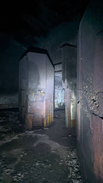 Atombombenlager aus der Zeit des Kalten Krieges in einem postsowjetischen Land aufgegeben - Foto, Bild