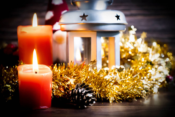 ліхтар, різдвяна гілка ялинки святковий фон
 - Фото, зображення