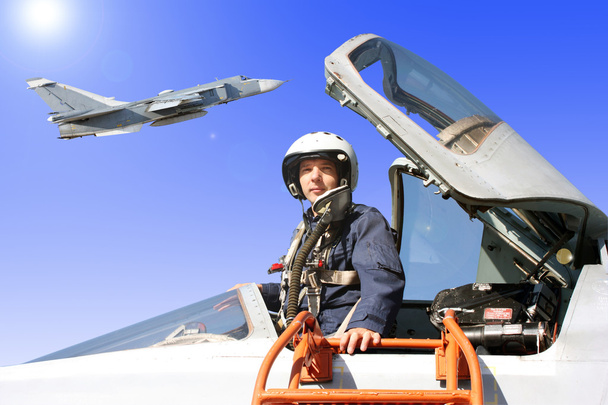 Военный пилот в самолете - Фото, изображение