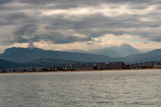 Santander partjainál, a kantabriai tengerparton. - Fotó, kép