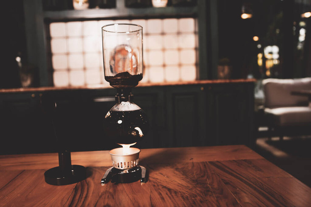 barista brewing coffee in the coffee room - Φωτογραφία, εικόνα
