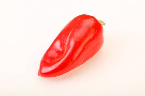 Campana rossa dolce pepe bulgaro isolato - Foto, immagini