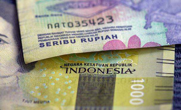 Ινδονησιακό νόμισμα χρήματα, Rupiah, σε επιλεγμένη εστίαση - Φωτογραφία, εικόνα