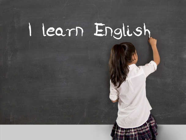 iskoláslány tanulni angolul krétával táblára iskola írás - Fotó, kép
