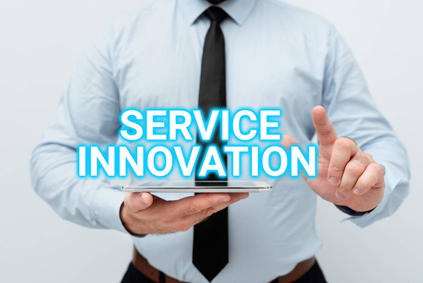 Inspiraatio osoittaa merkki Service Innovation. Liikeidea Parannettu tuotelinjapalvelut Esittele tuleva trendi Uuden teknologian ideat Keskustele teknologian parantamisesta - Valokuva, kuva